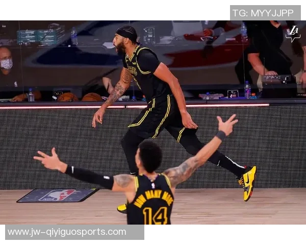 2020年NBA季后赛湖人与掘金第二场第一节精彩回顾与分析