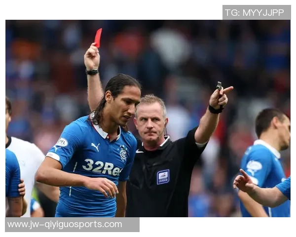 福伦丹与乌得勒支青年队激战正酣精彩瞬间回顾与分析